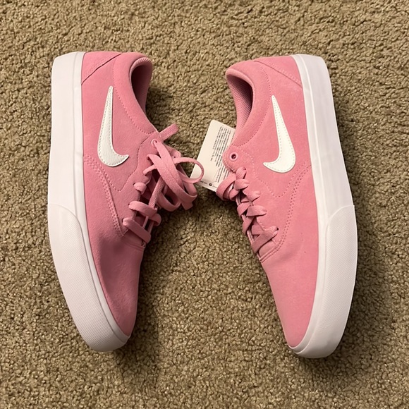 NWT Men’s Nike SB Charge Suede, Pink, 9 CT3463 601 SAMPLE - Picture 3 of 8